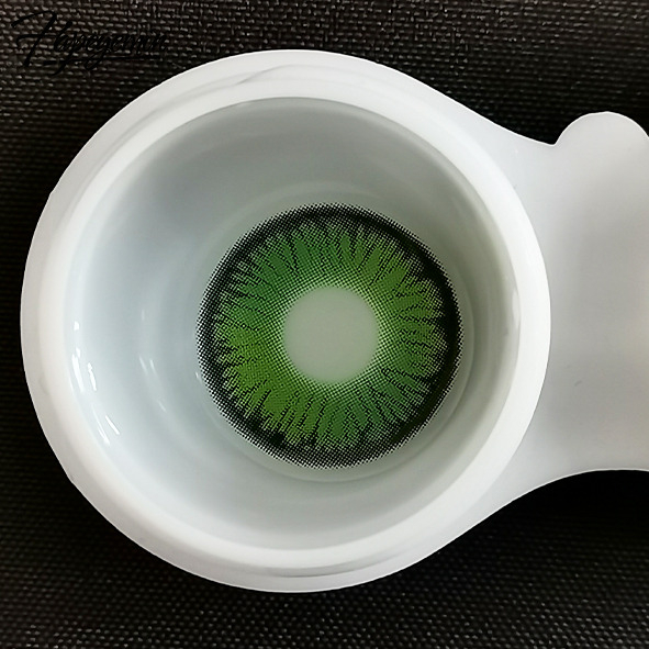 Fashion Year kertak&auml;ytt&ouml;iset 14,5 mm halkaisijaltaan vihre&auml;t piilolinssit Halloweeniin 